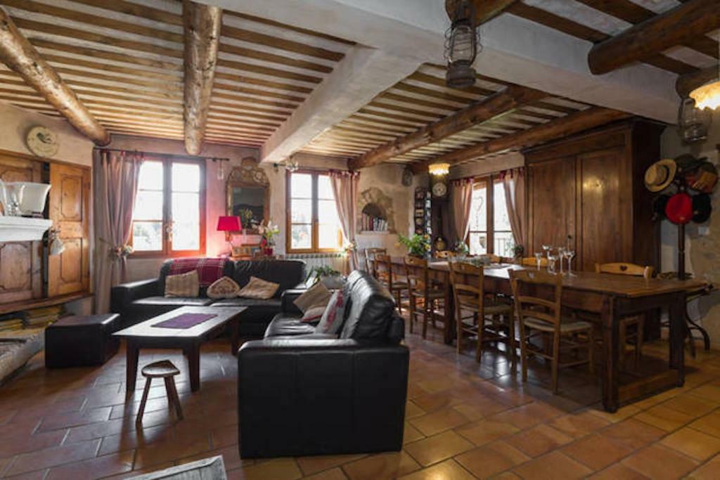 Le Degoutaud Bed & Breakfast Le Barroux Exterior photo