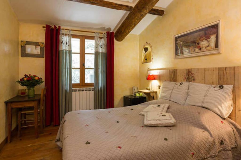 Le Degoutaud Bed & Breakfast Le Barroux Exterior photo